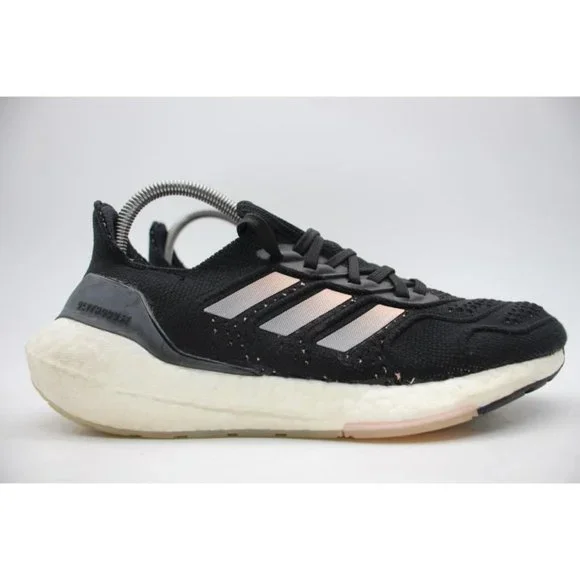 adidas gazelle silver green womens adidas ULTRABOOST 22 Running Shoes | Triple White main image 0